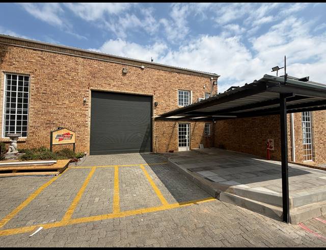 299M² WAREHOUSE TO LET IN HALFWAY HOUSE